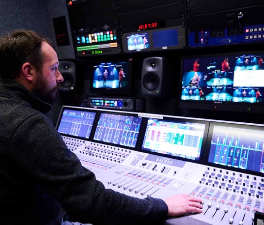 Vivid Case Study - Nye Bevan - the 100th NT Live to Cinema event at the National Theatre