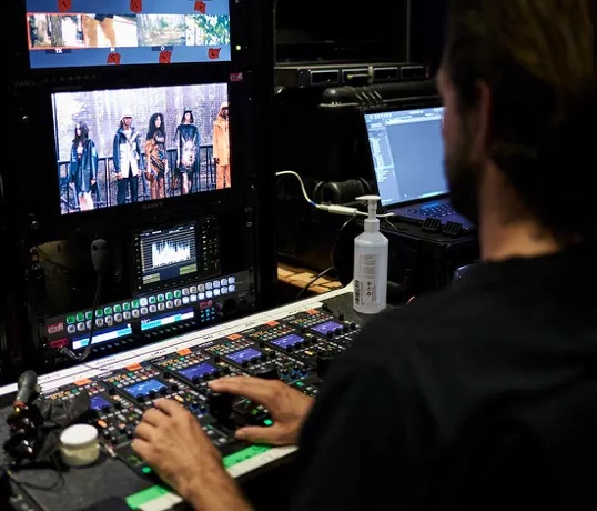 Vivid Fashion broadcast in action