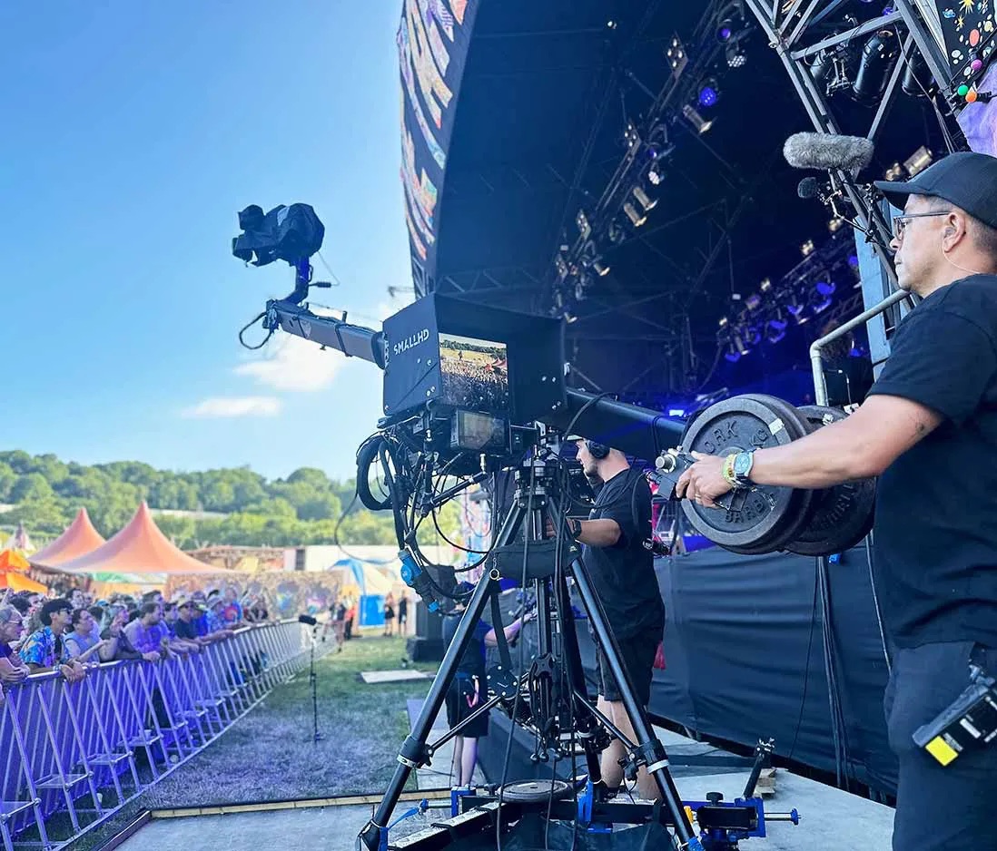 Vivid Music Broadcast in action