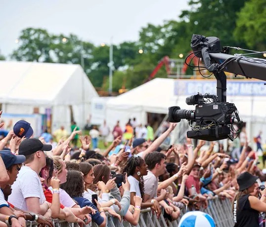 Vivid Music Broadcast in action