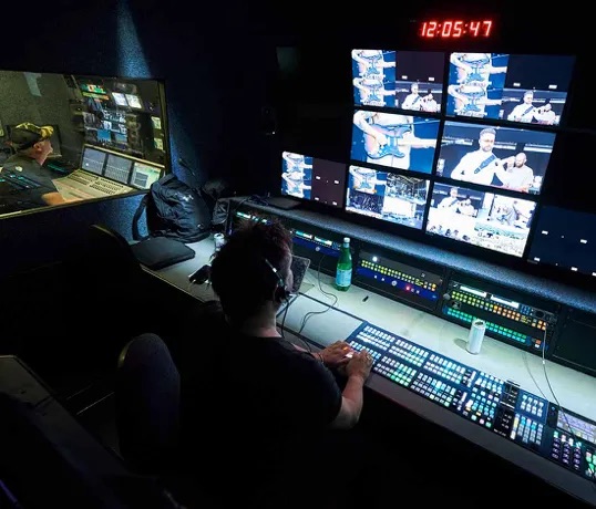 Vivid Music Broadcast in action