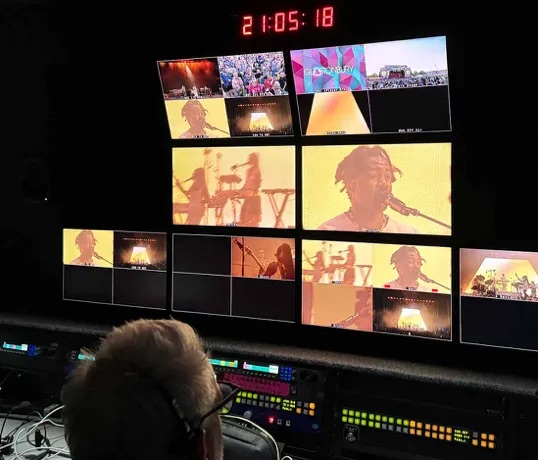 Vivid Music Broadcast in action