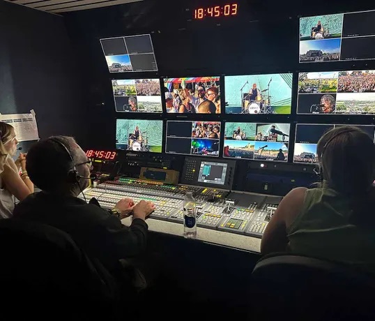 Vivid Music Broadcast in action