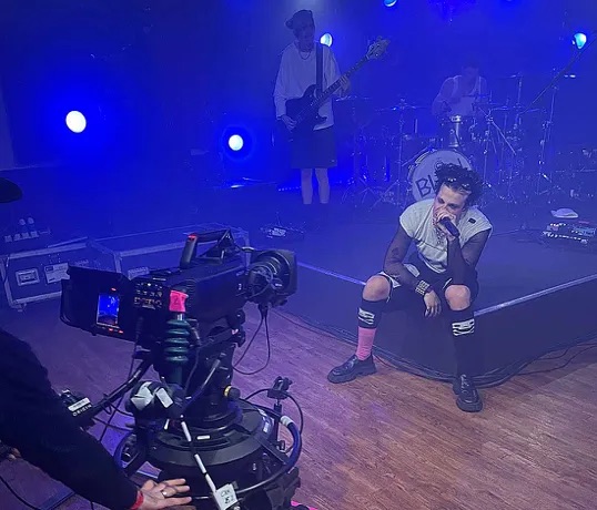 Vivid Music Broadcast in action