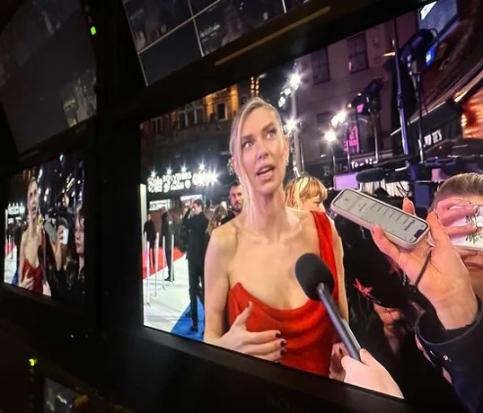 Vivid Red Carpet Broadcast in action