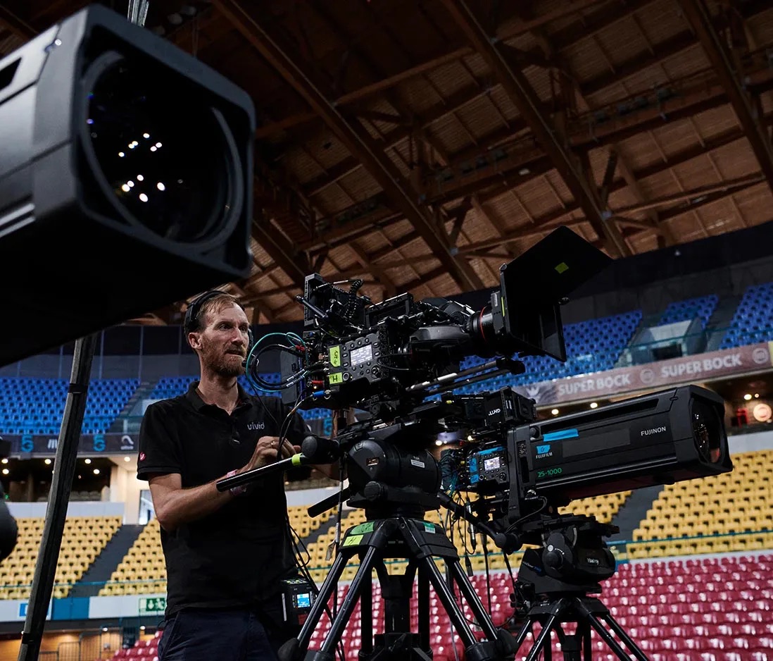 Vivid Broadcast Cinematic Multi-camera Box Lense Operator