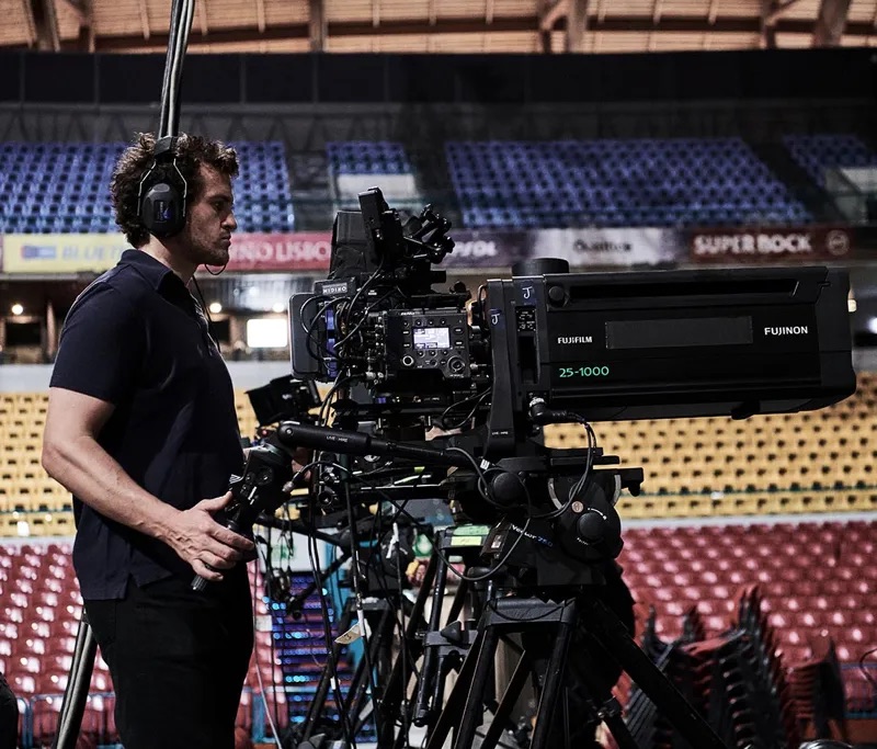Vivid Broadcast Cinematic Multi-camera Box Lense Operator