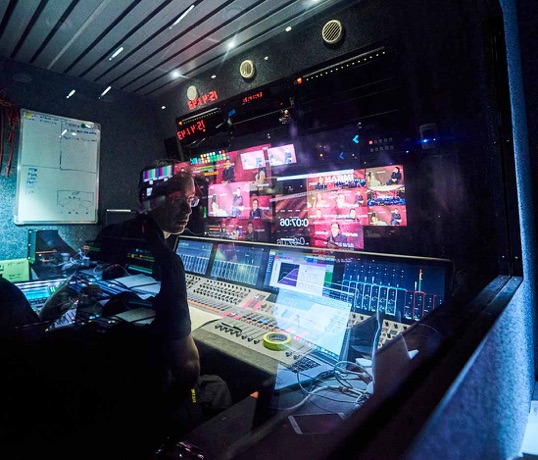 Vivid Broadcast - OB Trucks - 'SKYE' Broadcast Truck